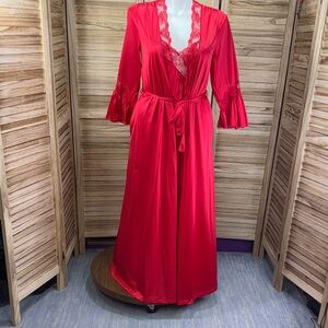 Henson Kickernick Elegant Red Lace Trim Long Robe & Lightweight Gown Set Size M